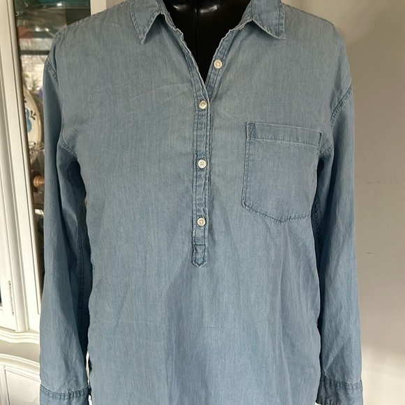 Lucky Brand chambray top - Picture 1 of 11